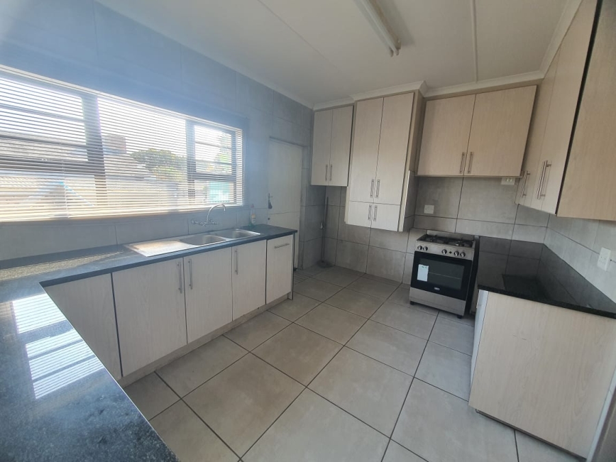 3 Bedroom Property for Sale in Sunnyridge Eastern Cape